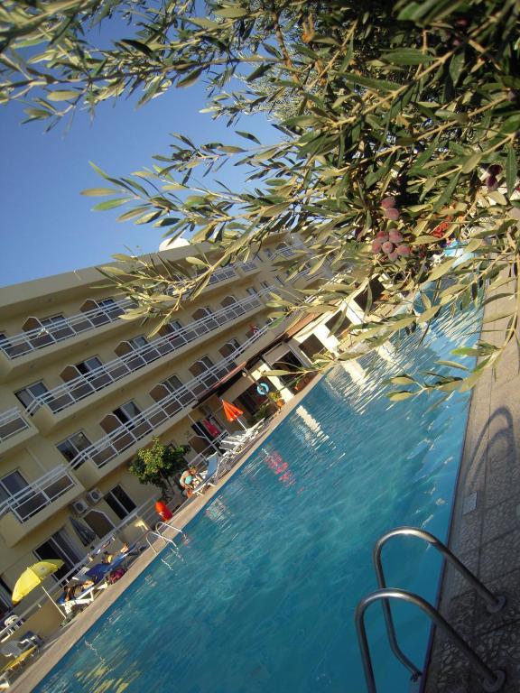 Sunquest Gardens Holiday Resort Limassol Exterior photo